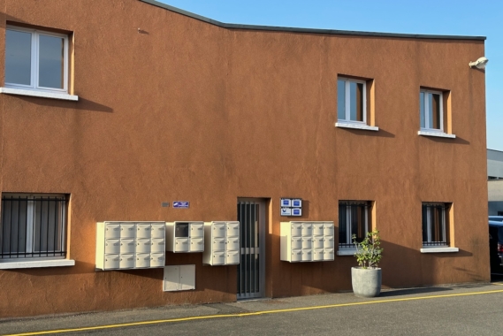 Local bureau tertiaire de 68 m² à louer à Savigny le Temple (Seine et Marne) - ref : loca-gimmiloc-2cd - 4